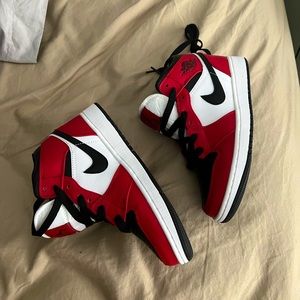 Jordan Mids Chicago Black toe